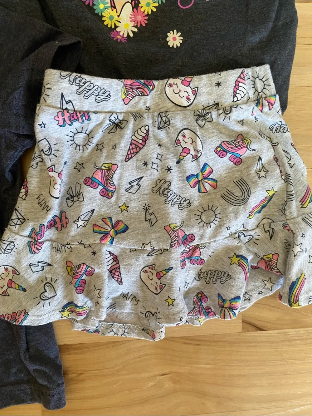 Girls Shirts & Skirt Lot of 4 Size 5 4T Paw Patrol Dragon Unicorn